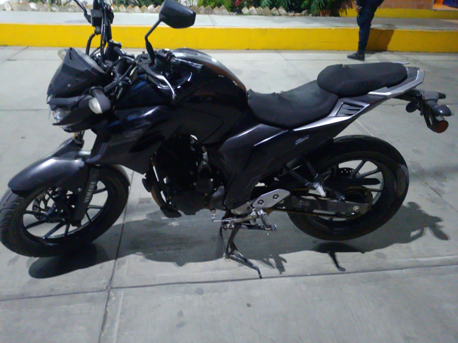 Policía Municipal de Apizaco recupera motocicleta con reporte de robo y asegura a una persona